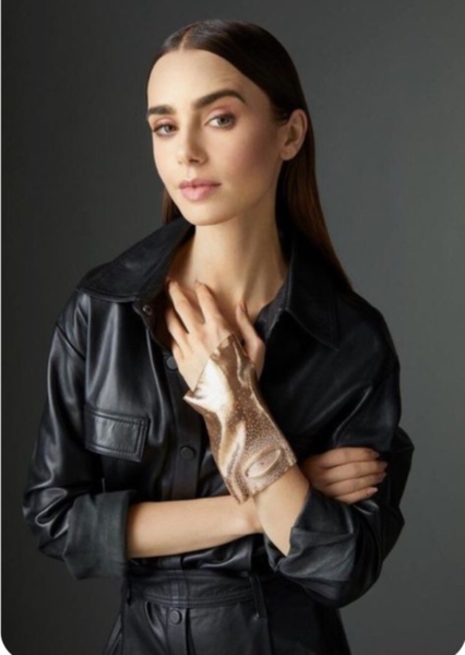 Lily Collins photo