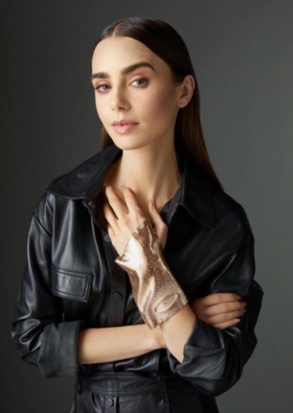 Lily Collins