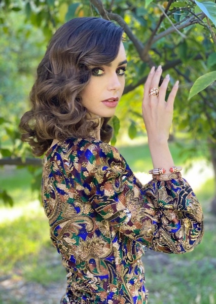 Lily Collins photo