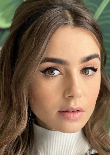 Lily Collins photo