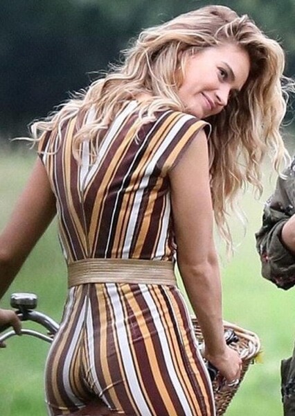 Lily James photo