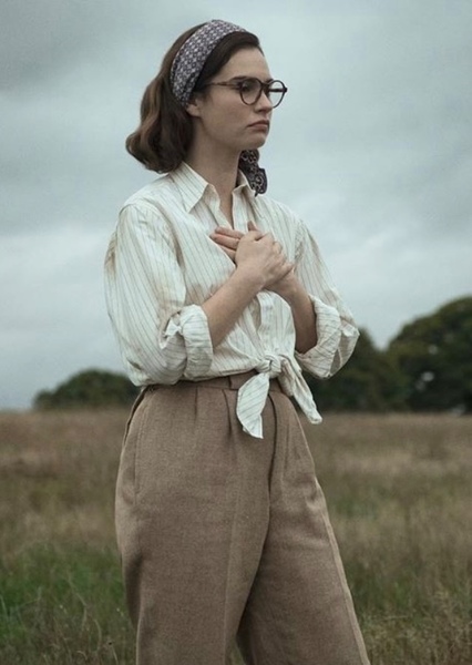 Lily James photo