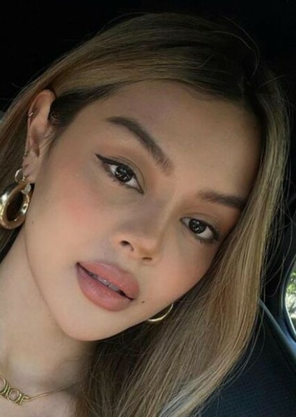 Lily May Mac photo