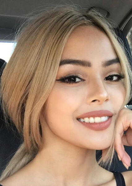 Lily May Mac photo