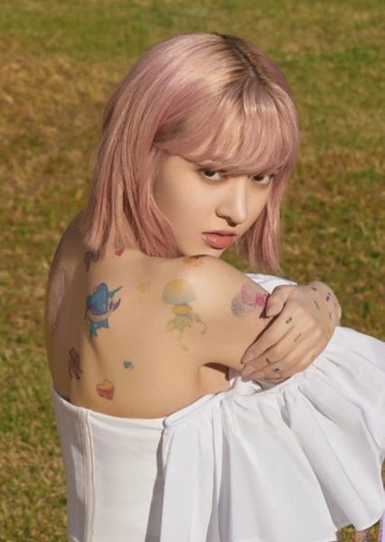 Lily Morrow photo