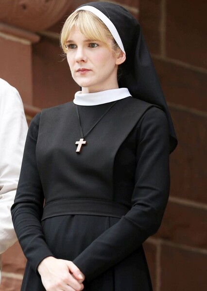 Lily Rabe photo