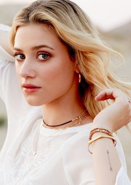 Lily Reinhart photo