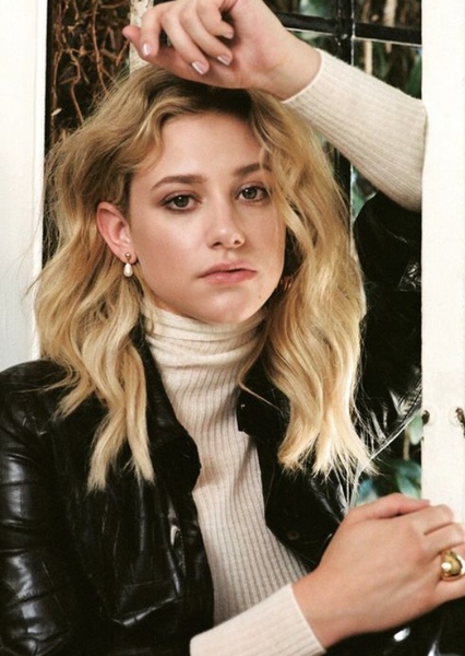 Lily Reinhart photo