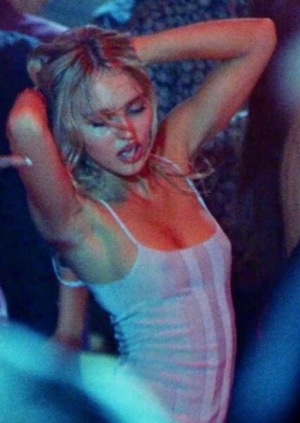 Holly Body
