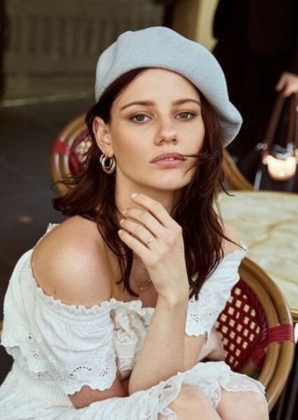 Lily Sullivan photo