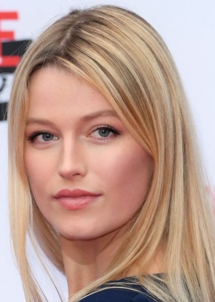 Lily Travers photo