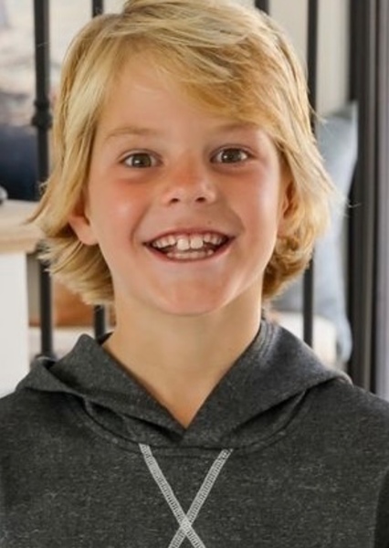 Lincoln Roy Hoellein photo