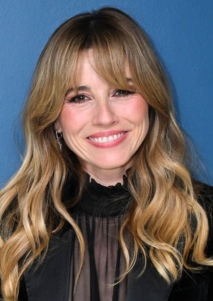 Linda Cardellini photo