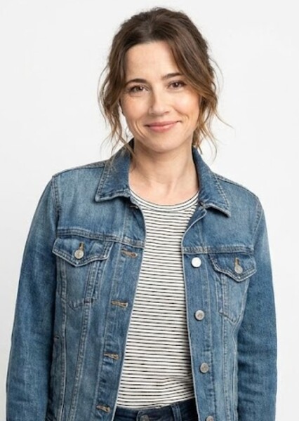 Linda Cardellini photo