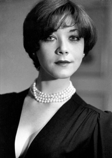 Linda Thorson photo