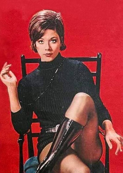 Linda Thorson photo