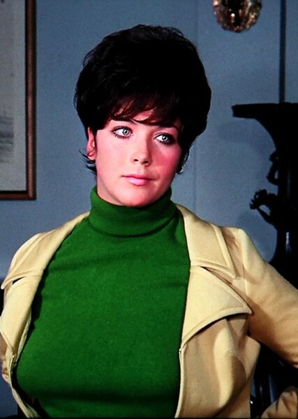 Linda Thorson photo