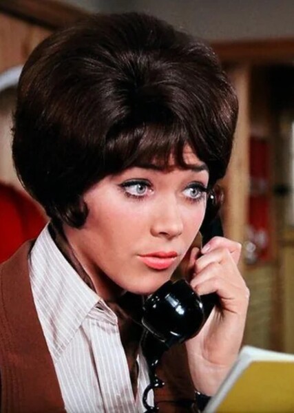 Linda Thorson photo