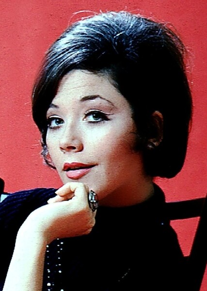 Linda Thorson photo