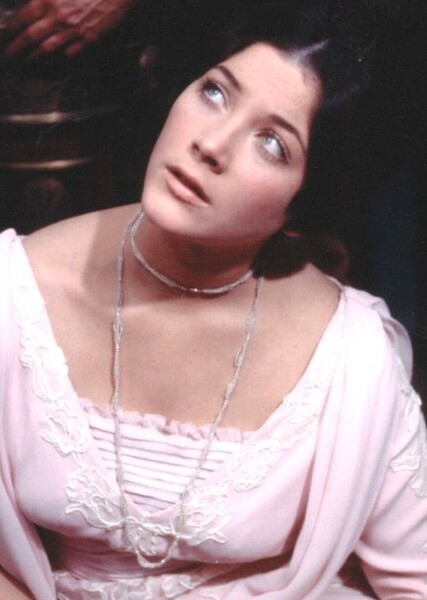 Linda Thorson photo
