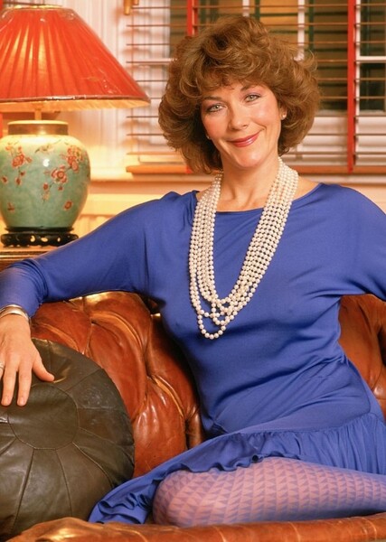 Linda Thorson photo