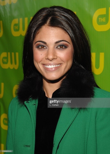Lindsay Hartley photo