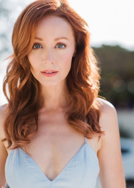 Lindy Booth photo