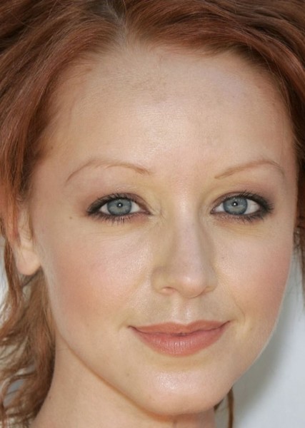 Lindy Booth photo