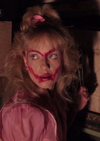 Linnea Quigley photo