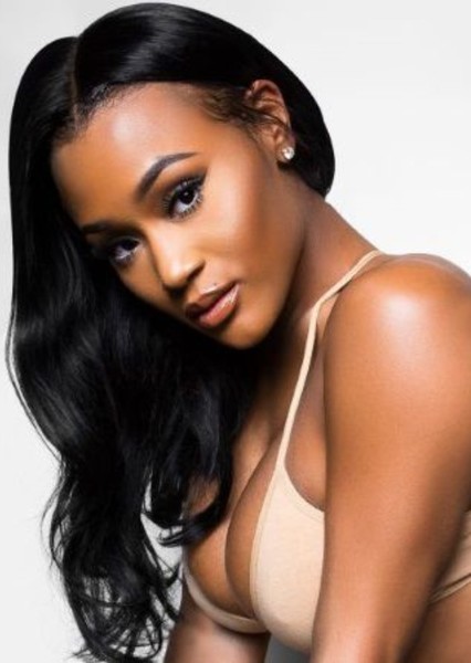 Lira Mercer photo