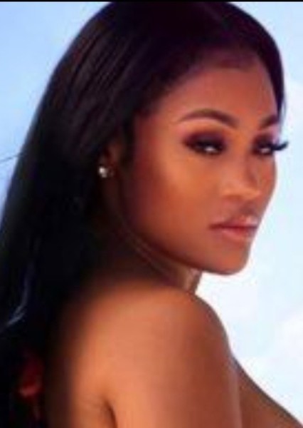 Lira Mercer photo