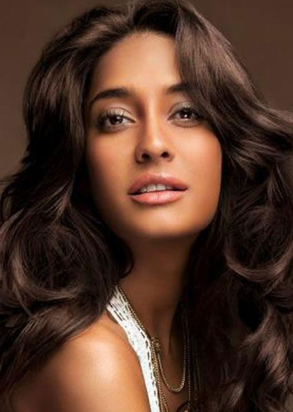 Lisa Haydon photo