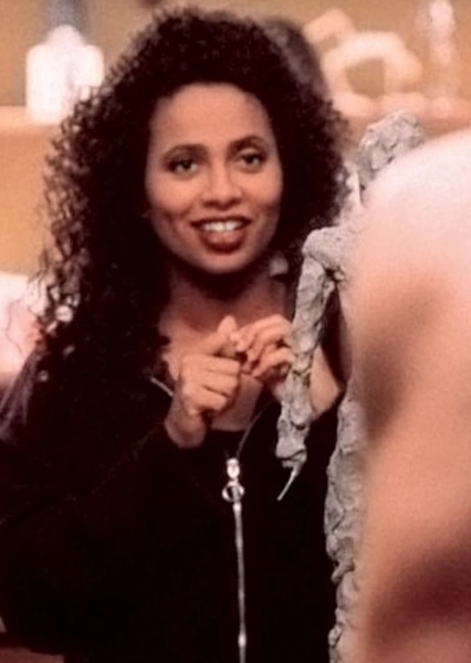 Lisa Nicole Carson photo