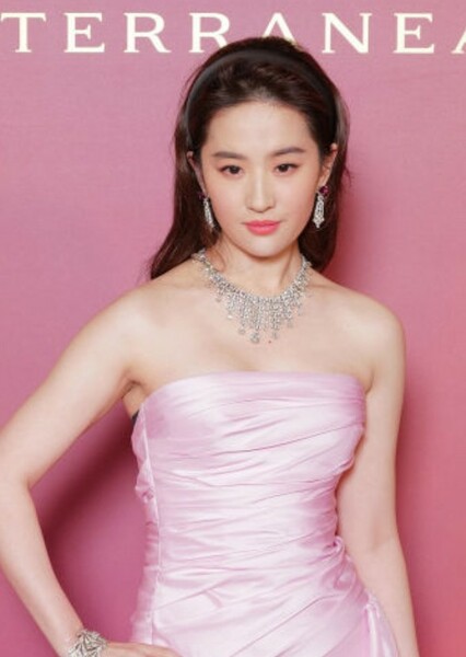 Liu Yifei photo