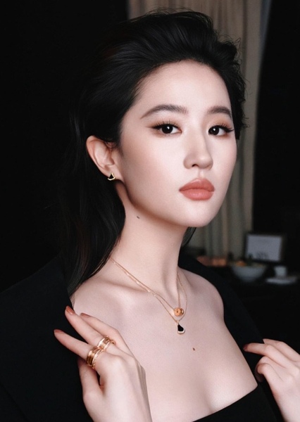 Liu Yifei photo