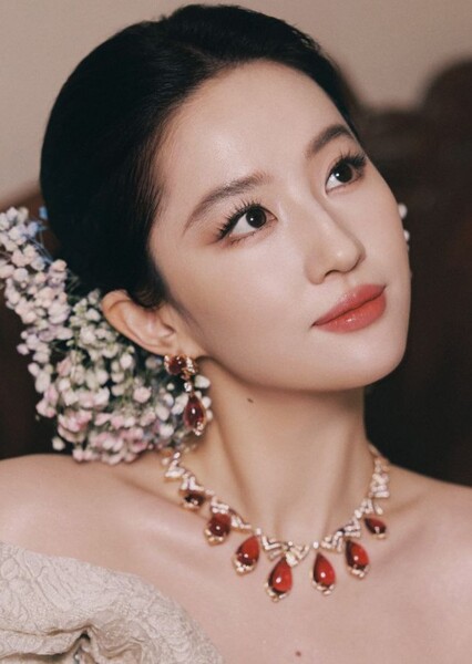 Liu Yifei photo
