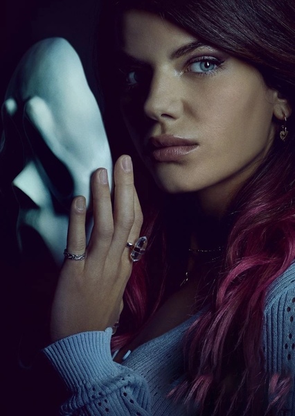 Liv McKenzie photo