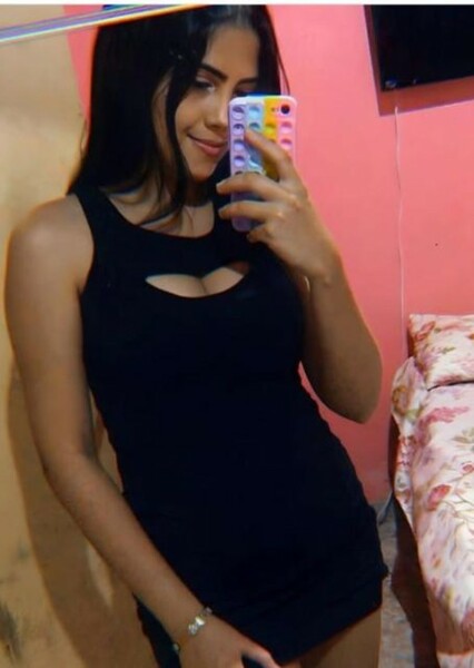 Livia Alves photo