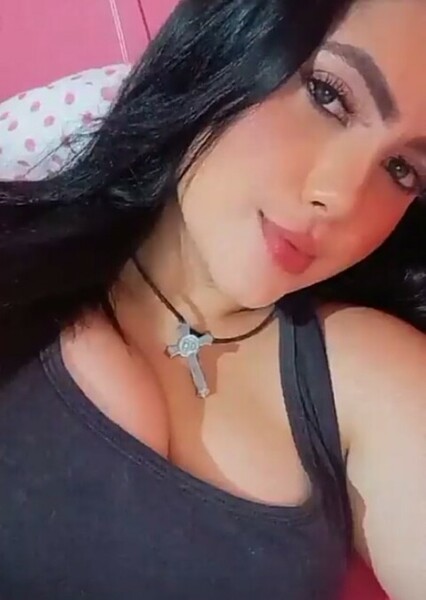 Livia Alves photo
