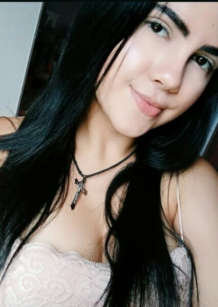 Livia Alves photo