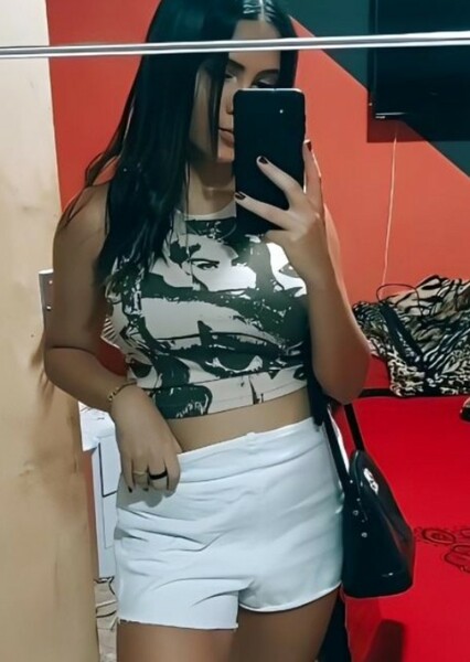 Livia Alves photo
