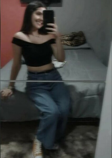 Livia Alves photo