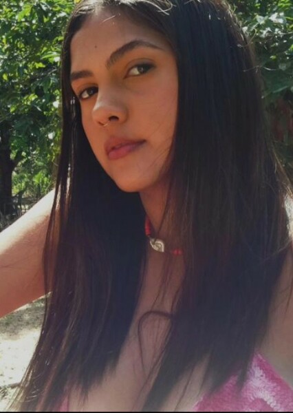 Livia Alves photo