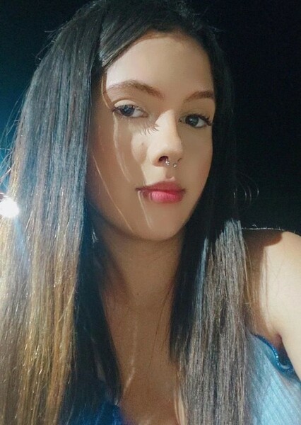 Livia Alves photo