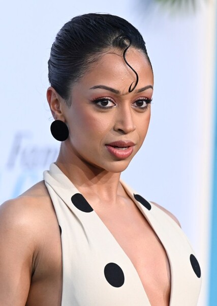 Liza Koshy photo