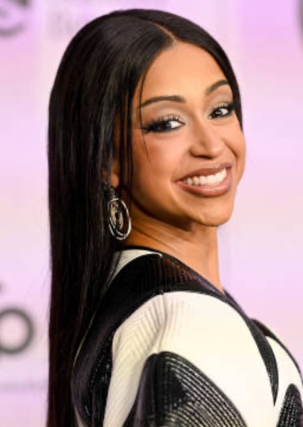 Liza Koshy photo