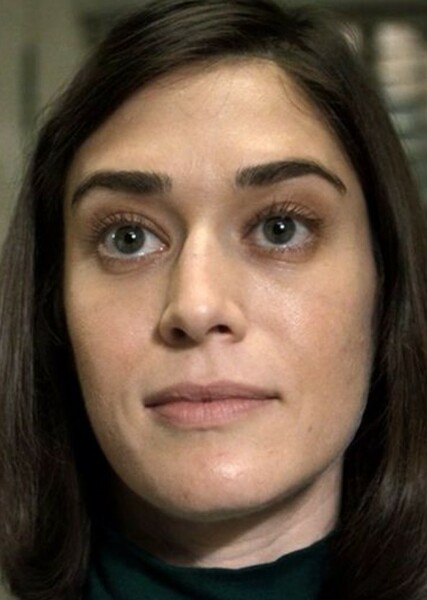 Lizzy Caplan photo