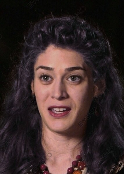 Lizzy Caplan photo