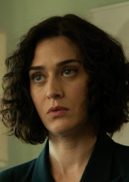 Lizzy Caplan photo