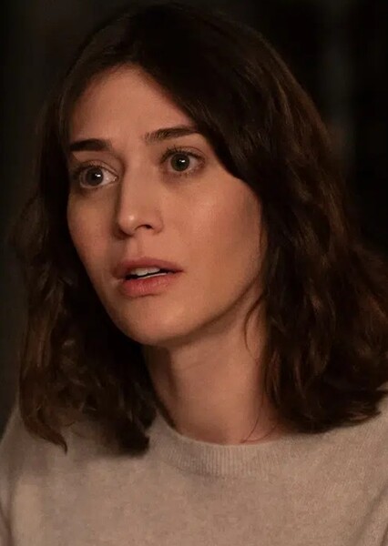 Lizzy Caplan photo